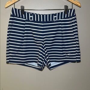 Nike Women’s Golf Shorts Blue and White Stripes Size Medium